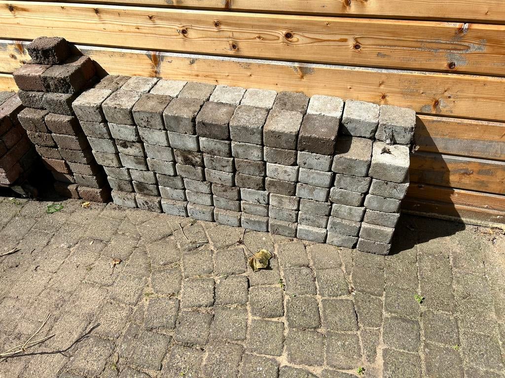 Gratis partij Klinkers glad gewalst (Grijs) 138 stuks, Ophalen, Zo goed als nieuw, Beton, Klinkers