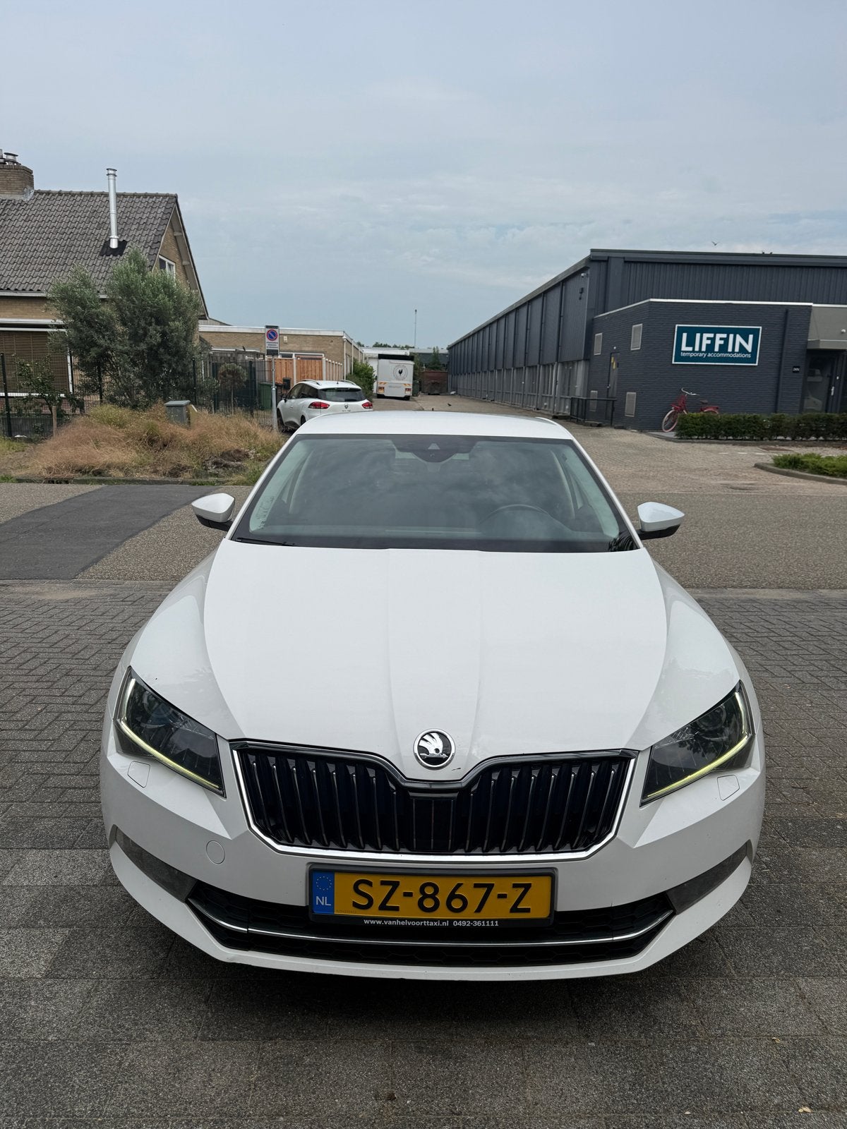 Skoda Superb 2.0 TDI 150pk Greentech 2018 Wit, Auto's, Skoda, Bedrijf, Superb, ABS, Achteruitrijcamera, Airbags, Airconditioning
