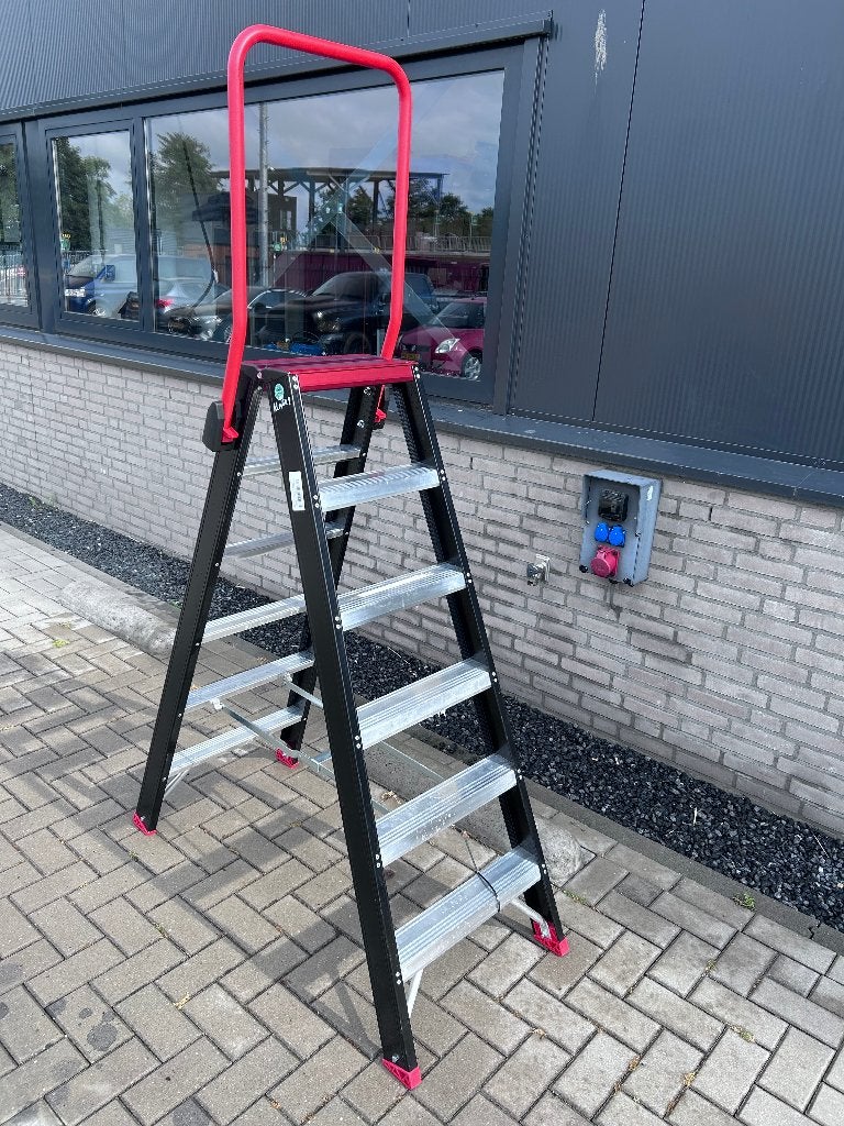 Altrex dubbel oploopbare trap, Ophalen, Zo goed als nieuw, Trap, Minder dan 2 meter