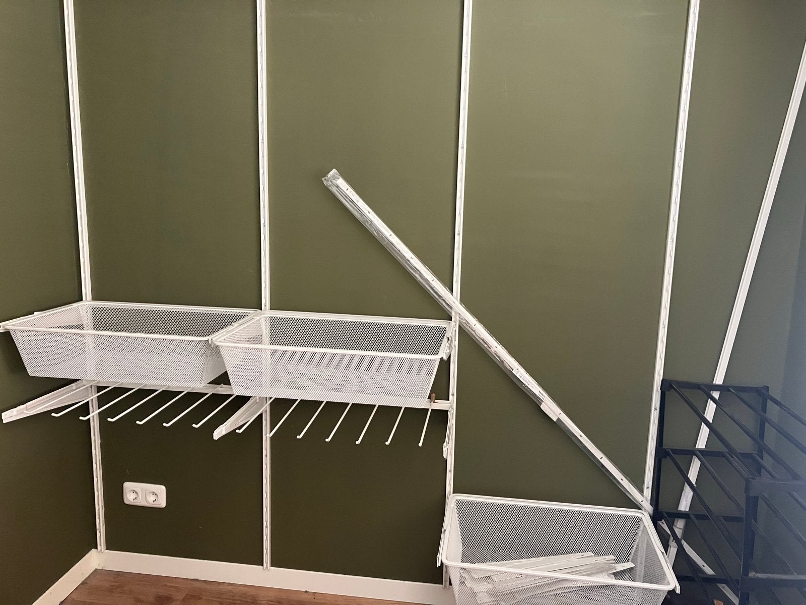 IKEA Boaxel opbergsysteem met broekhangers en manden, Ophalen, Met plank(en), Gebruikt, 200 cm of meer