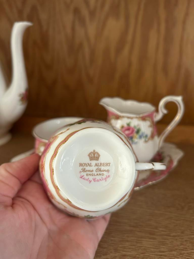 Royal Albert Lady Carlyle 25-delig servies, Ophalen