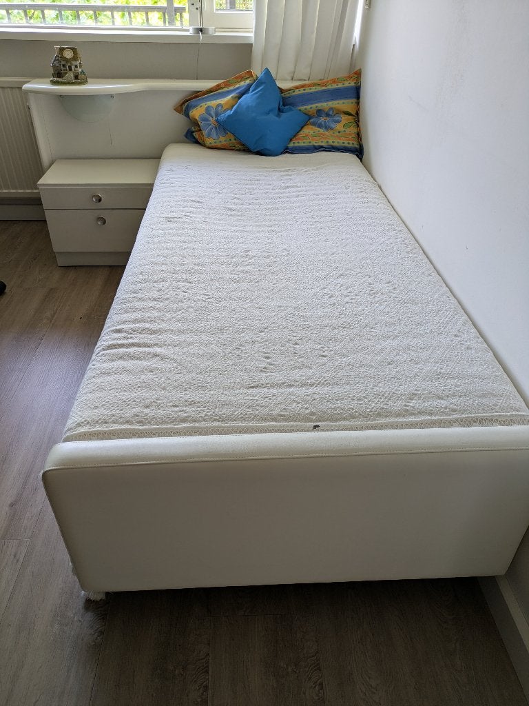 Boxspring met hoofdbord, Ophalen, Gebruikt, 90 cm, Eenpersoons