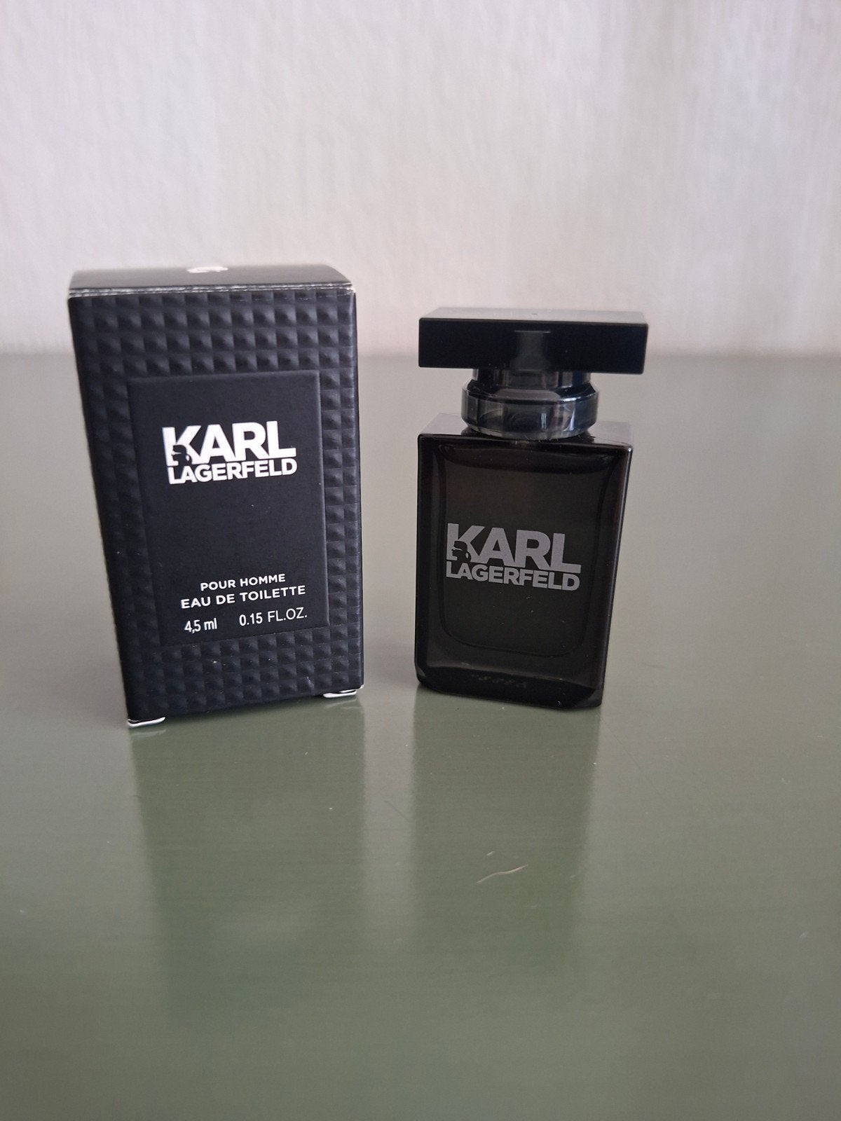 Karl Lagerfeld - Foto miniaturen - 5ml - 1979, Verzamelen, Ophalen of Verzenden, Zo goed als nieuw, Miniatuur