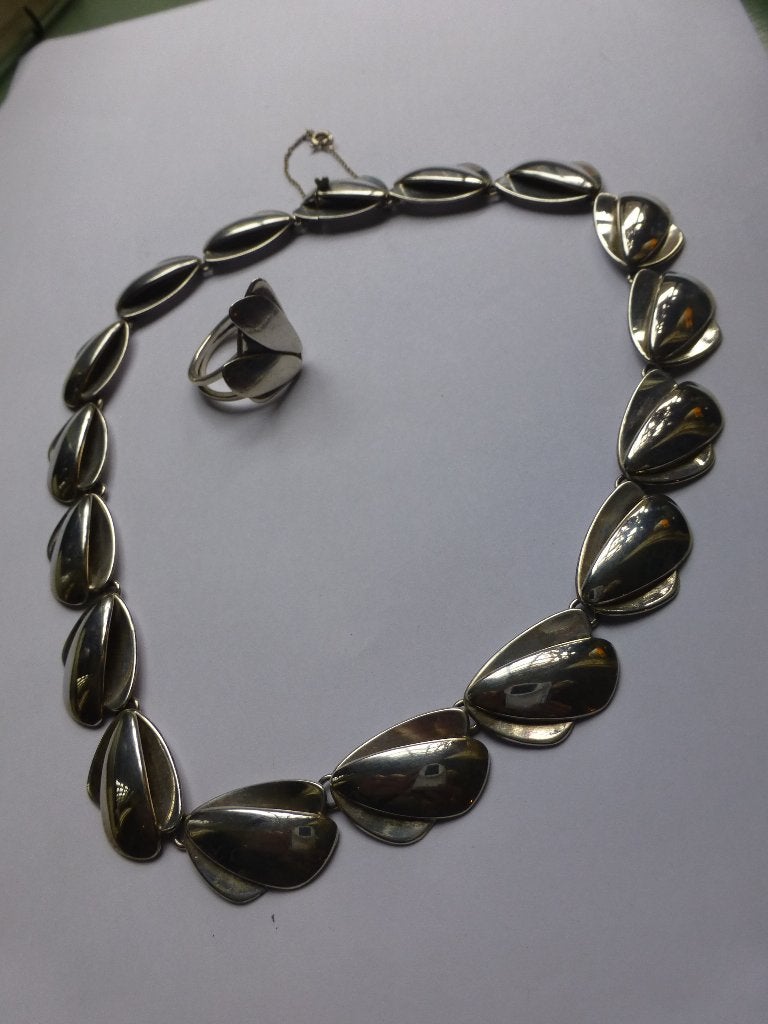 Modernist Scandinavische Zilveren Collier + Ring ivv Blad, Verzenden, Zilver, Ketting
