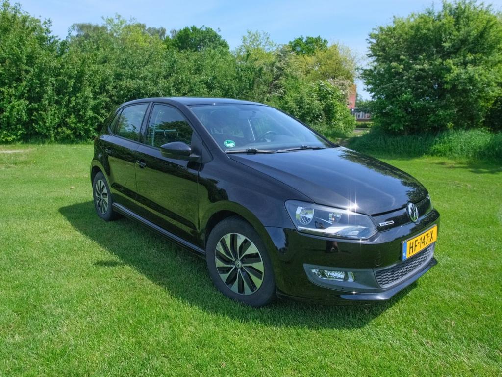 Volkswagen Polo 1.0 TSI 95PK Bluemotion | 2015 Zwart | 5 drs, Voorwielaandrijving, Stof, 40 €/maand, 1011 kg