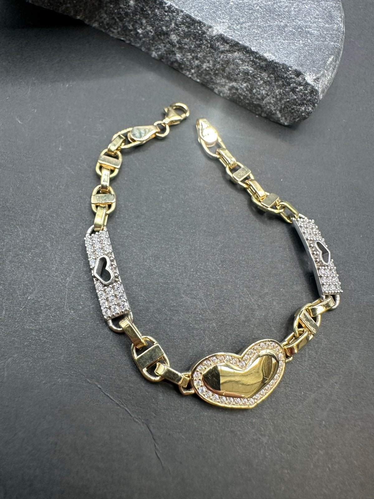 14k Gouden Kinder Armband met Hartjes en Zirkonia, Ophalen of Verzenden, Nieuw, Goud, Met kristal