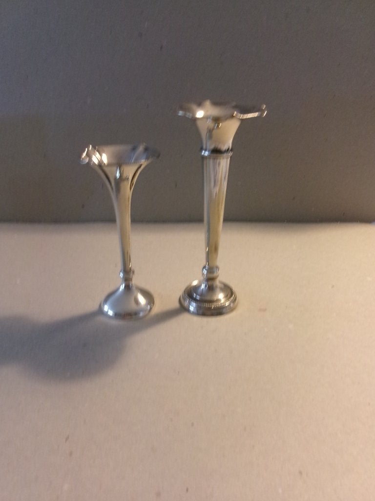 2 zilveren    vaasjes  zilver gekeurd., Verzenden, Zilver