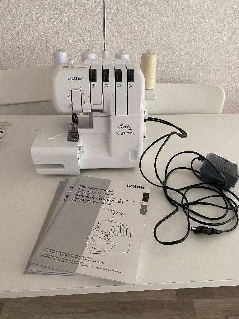 Brother Lock 2104D Overlock Machine, Ophalen, Zo goed als nieuw, Naaimachine, Brother