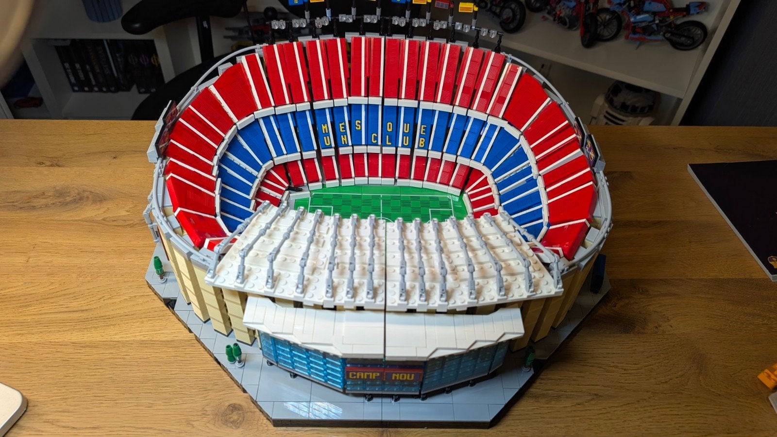 10284 Lego Camp Nou - Prachtige en complete set, Compleet, Overige thema's, Lego, Ophalen of Verzenden