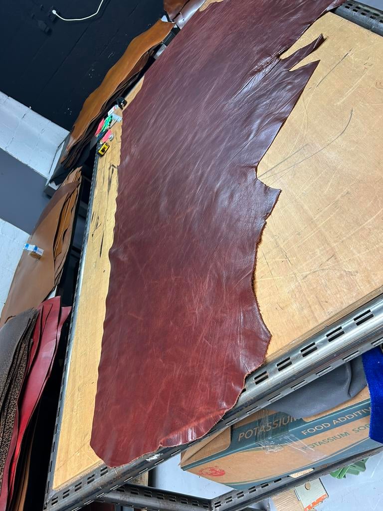 Cognac kleur halve huid 2 mm dikte soepel en glad A-268, Hobby en Vrije tijd, Stoffen en Lappen, Leer of Kunstleer, Ophalen of Verzenden