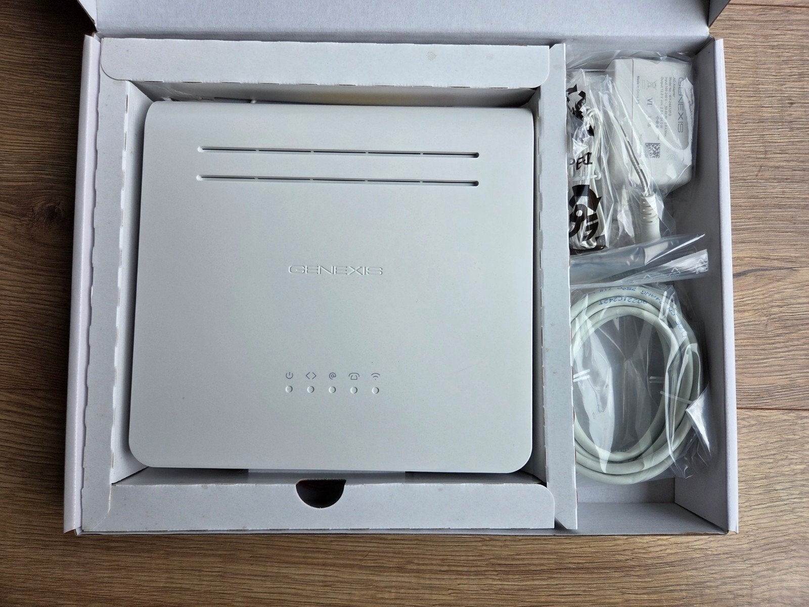 Genexis Platinum 7840 router, Computers en Software, Ophalen of Verzenden, Nieuw, Router, Genexis