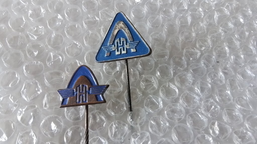 2 verschillende speldjes hannomag vrachtwagens en tractoren, Ophalen of Verzenden, Gebruikt, Overige onderwerpen
