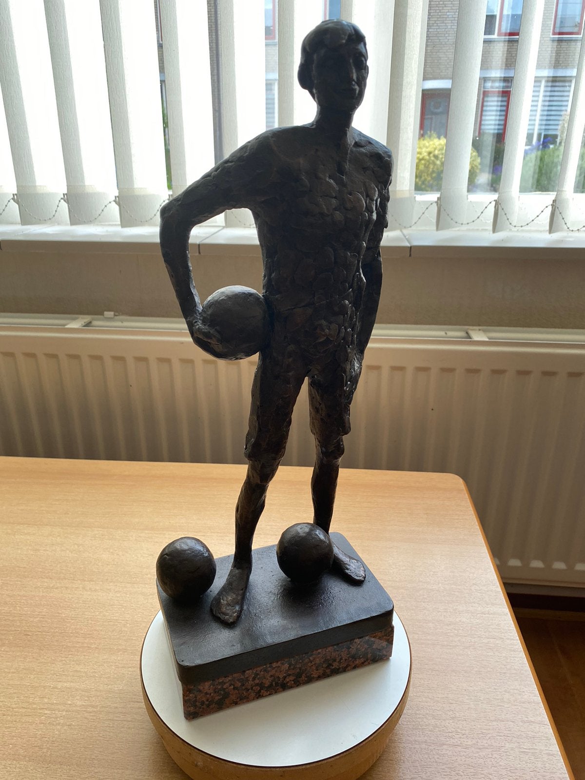 Foetballer tijdens  treiining, Ophalen of Verzenden, Zo goed als nieuw