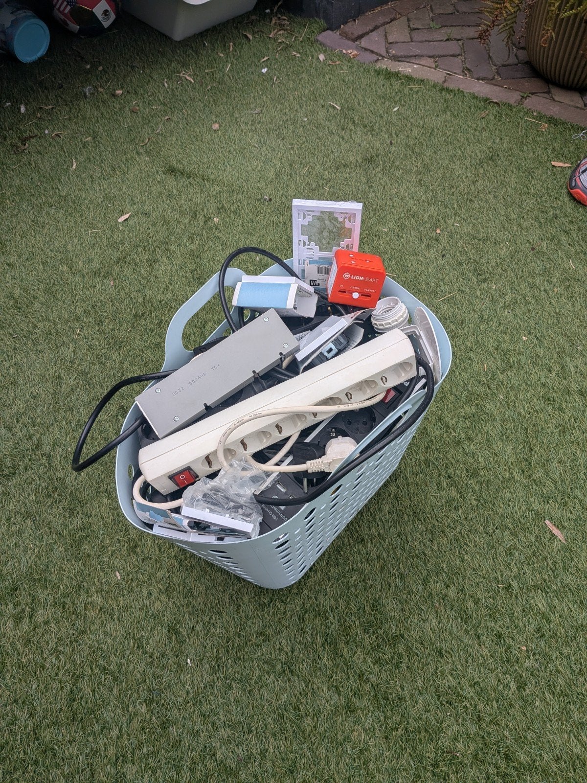 HELE MAND VOL MET ELEKTRONICA DIVERSEN, Ophalen