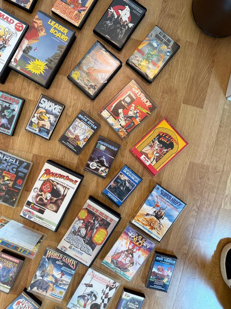 Grote collectie originele Commodore 64 spellen, Verzenden