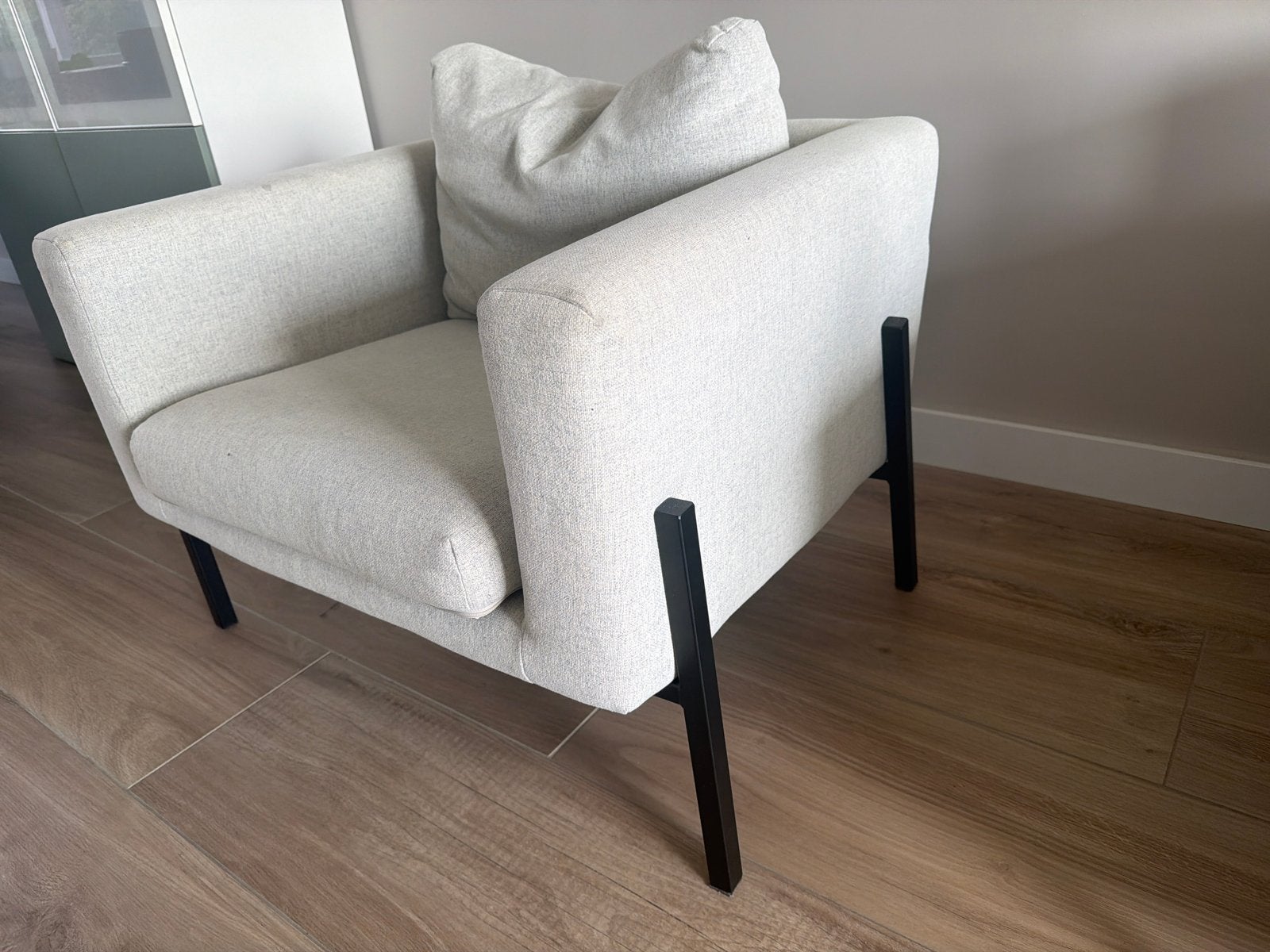 Ikea koarp fauteuil met wasbare bekleding en metalen poten, Minder dan 75 cm, Ophalen of Verzenden, Zo goed als nieuw, 75 tot 100 cm