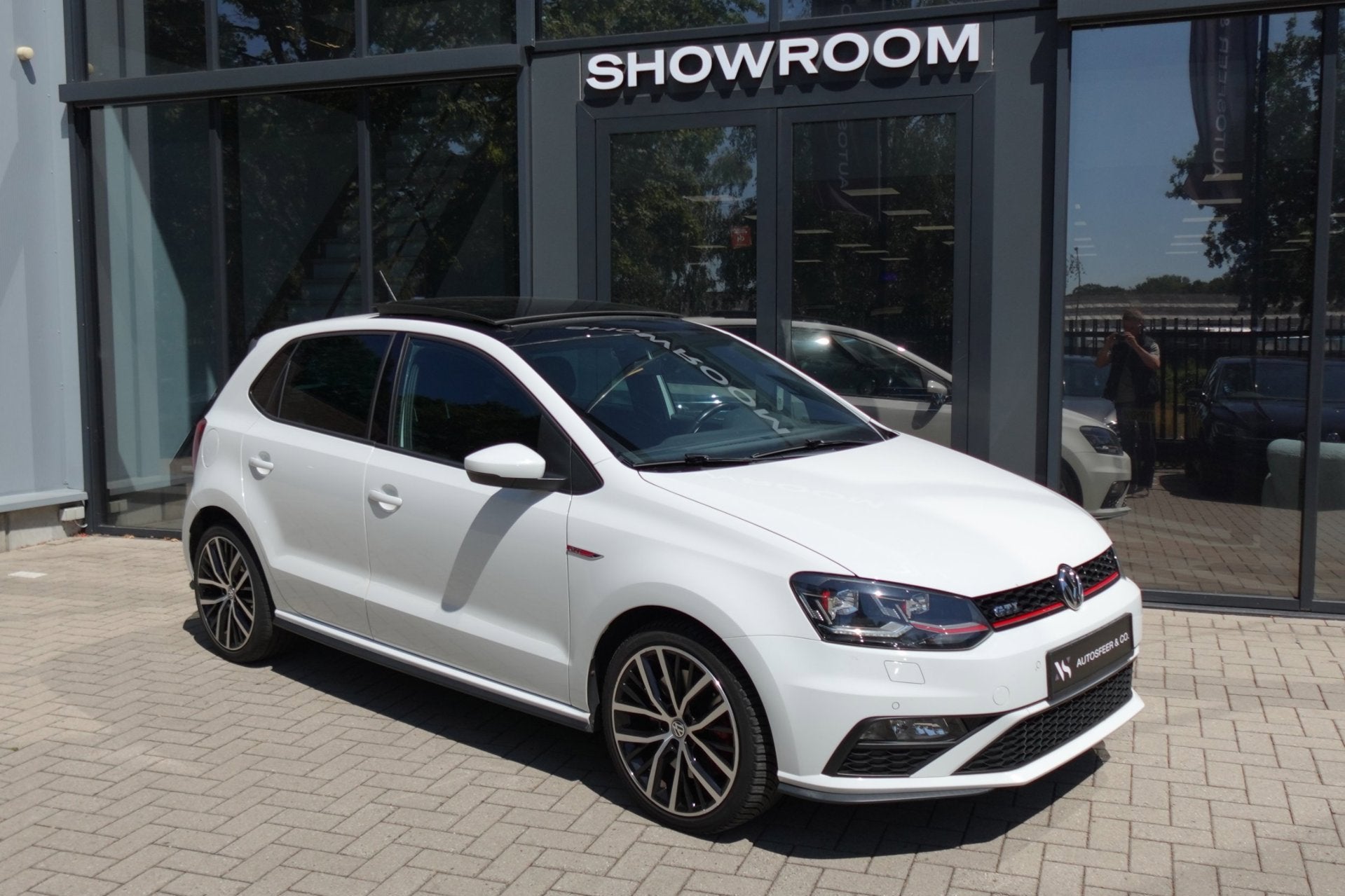 Volkswagen Polo 1.8 TSI GTI PANO NAVI STOELVERW, Auto's, Volkswagen, Stof, Zwart, Wit, Bedrijf