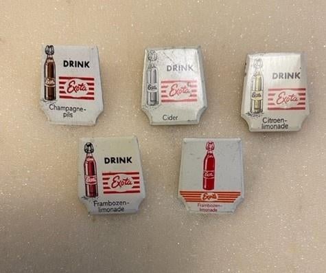 speldjes EXOTA , Verzamelen, Speldjes, Pins en Buttons, Ophalen of Verzenden, Zo goed als nieuw, Overige onderwerpen