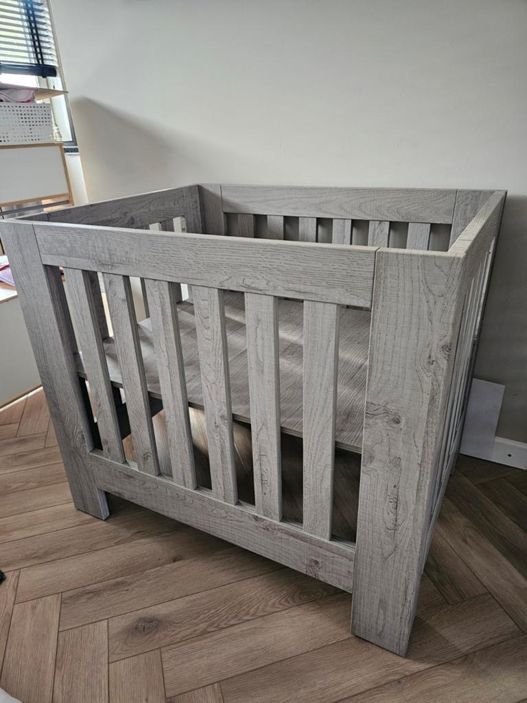 grijs baby box, Ophalen, Gebruikt, Ledikant