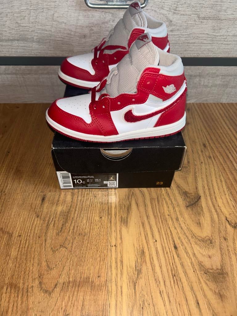 Nike Air Jordan 1 Retro High OG Varsity Red Maat 27 (TD), Nieuw, Ophalen of Verzenden, Jongen of Meisje, Sportschoenen