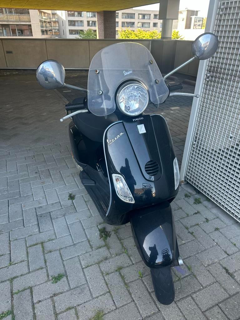 Vespa te koop - Ideaal voor onderdelen of handige Harry!, Fietsen en Brommers, Scooters | Vespa, Ophalen, Gebruikt, Overige modellen