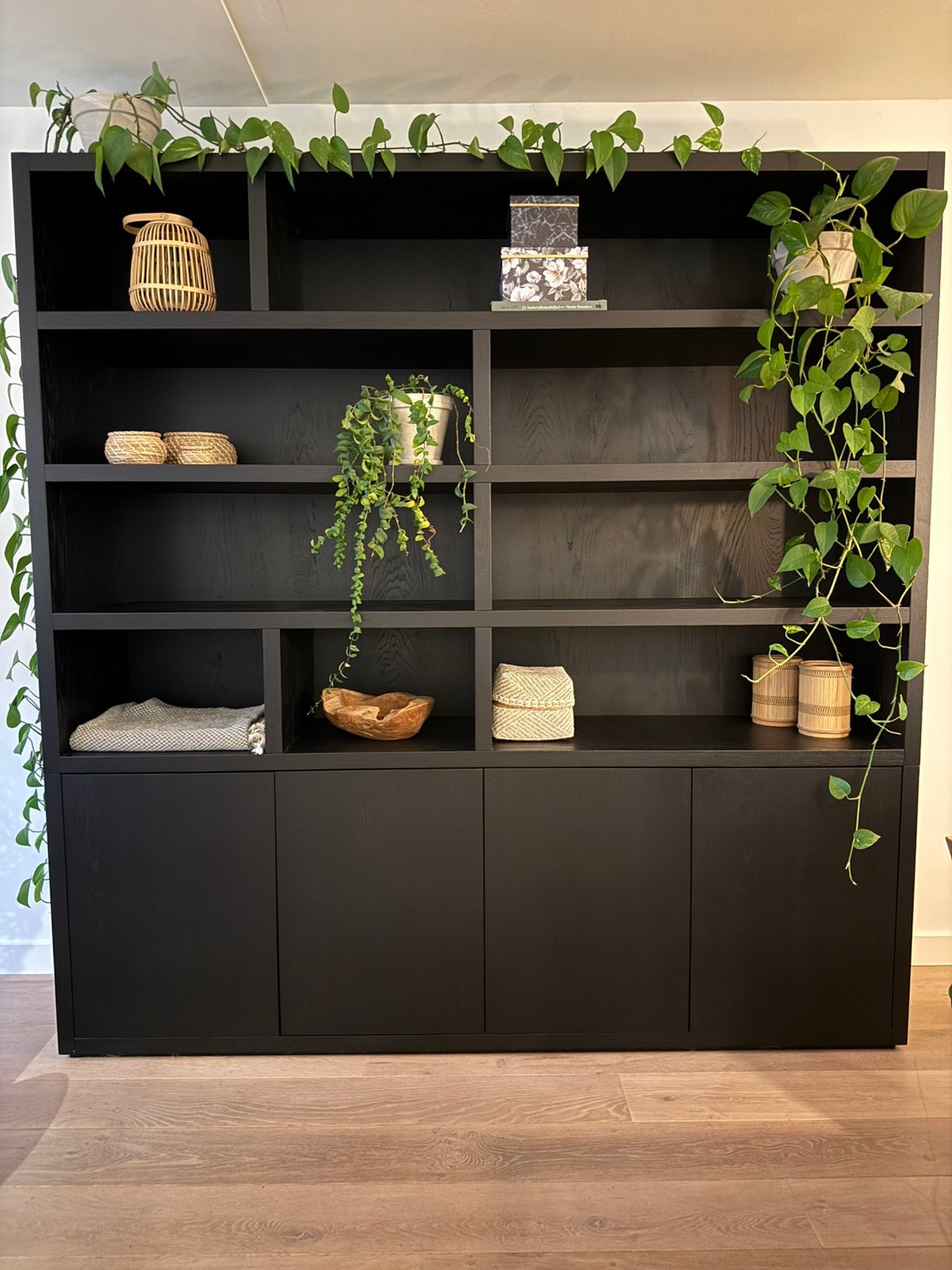 Buffetkast Barcelona - zwart eiken, Huis en Inrichting, Ophalen, Met deur(en), 200 cm of meer, Zo goed als nieuw