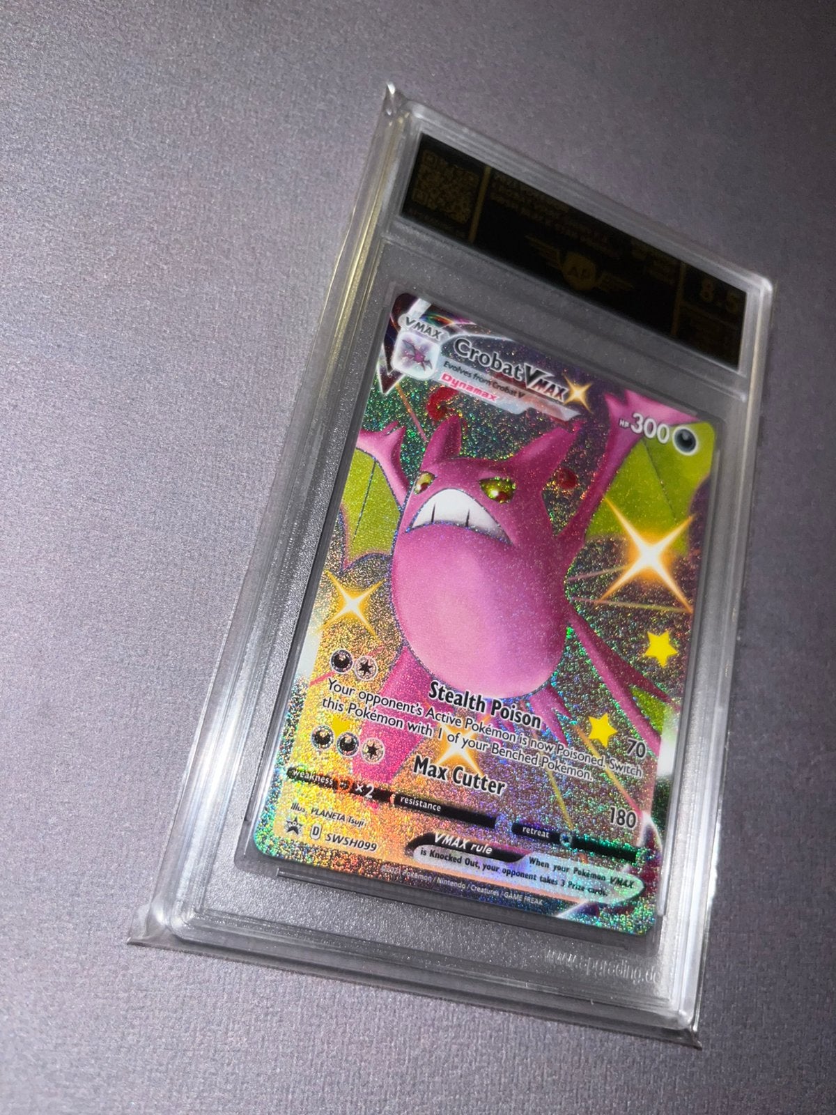 Crobat vmax shiny grade 8.5 Pokemon, Hobby en Vrije tijd, Verzamelkaartspellen | Pokémon, Ophalen of Verzenden, Zo goed als nieuw