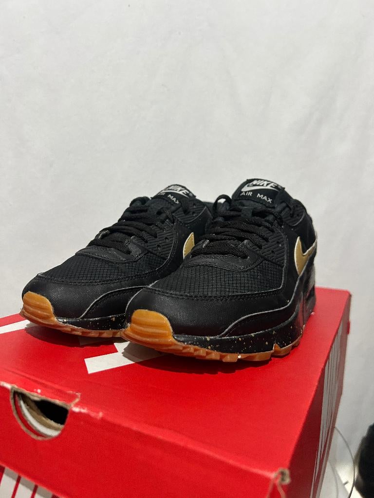 ALS NIEUW Maat 41 - Nike Air Max 90 By You Custom Black Gold, Kleding | Heren, Schoenen, Verzenden, Zwart, Nike, Nike