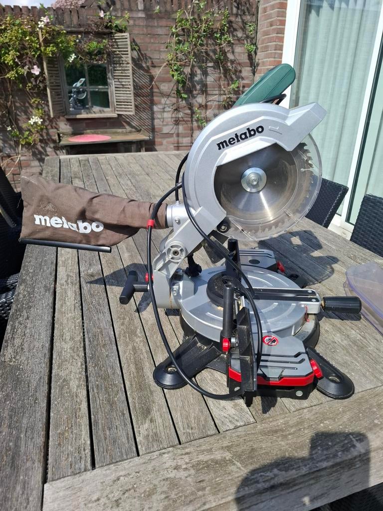 Afkortzaag, 70 mm of meer, Ophalen of Verzenden, Zo goed als nieuw, Afkortzaag