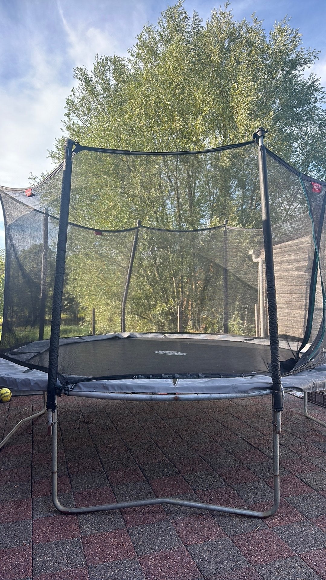 Ronde Berg trampoline, Ophalen, Gebruikt