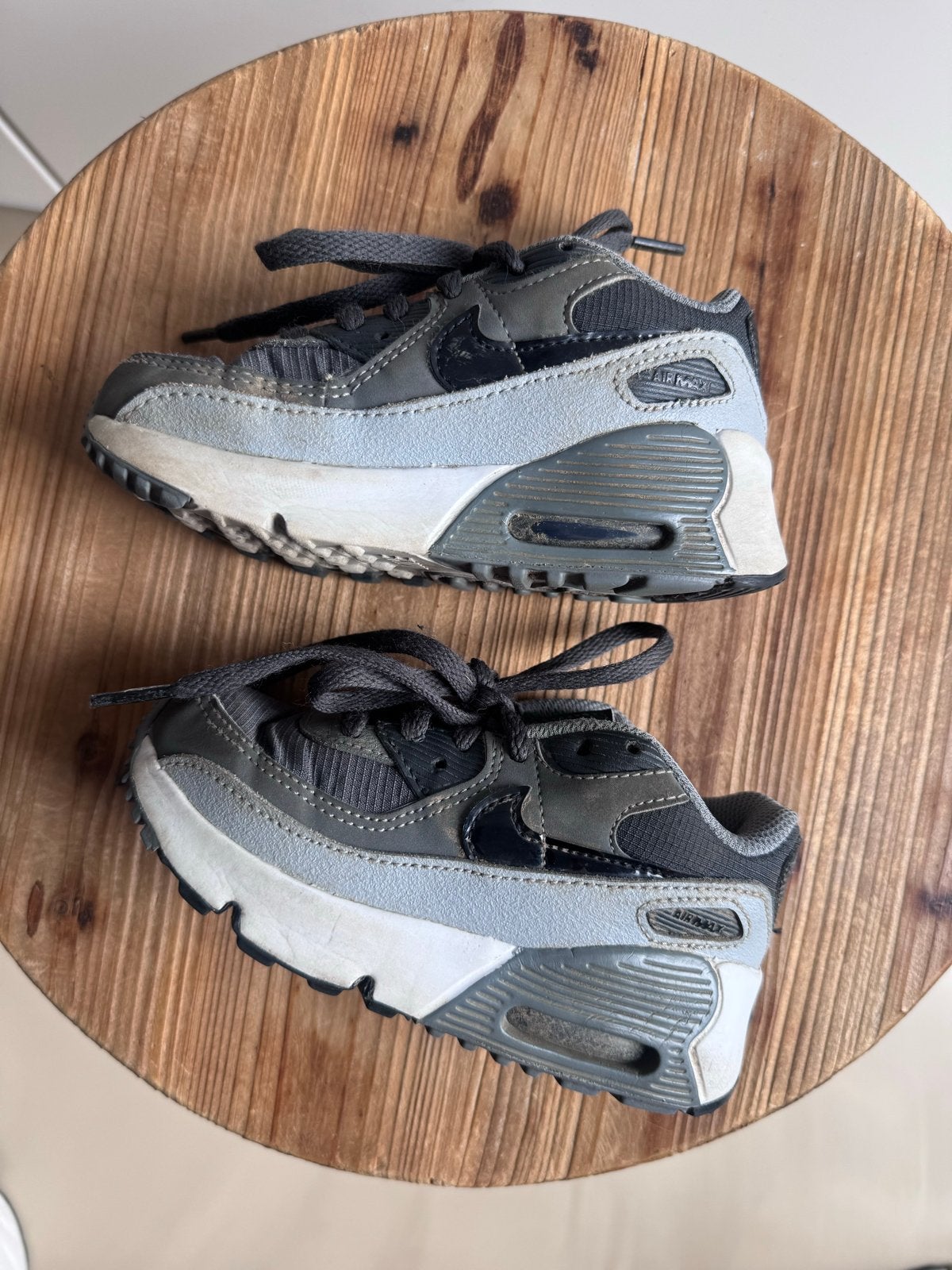 Nike Air Max sneakers maat 26, Kinderen en Baby's, Ophalen of Verzenden, Gebruikt, Jongen of Meisje, Sportschoenen