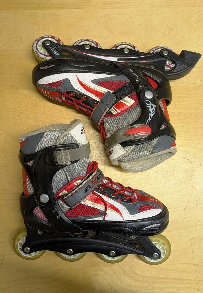 Skeelerset zoekt een nieuwe avonturier op wielen!, Overige merken, Kinderen, Ophalen of Verzenden, Inline skates 4 wielen