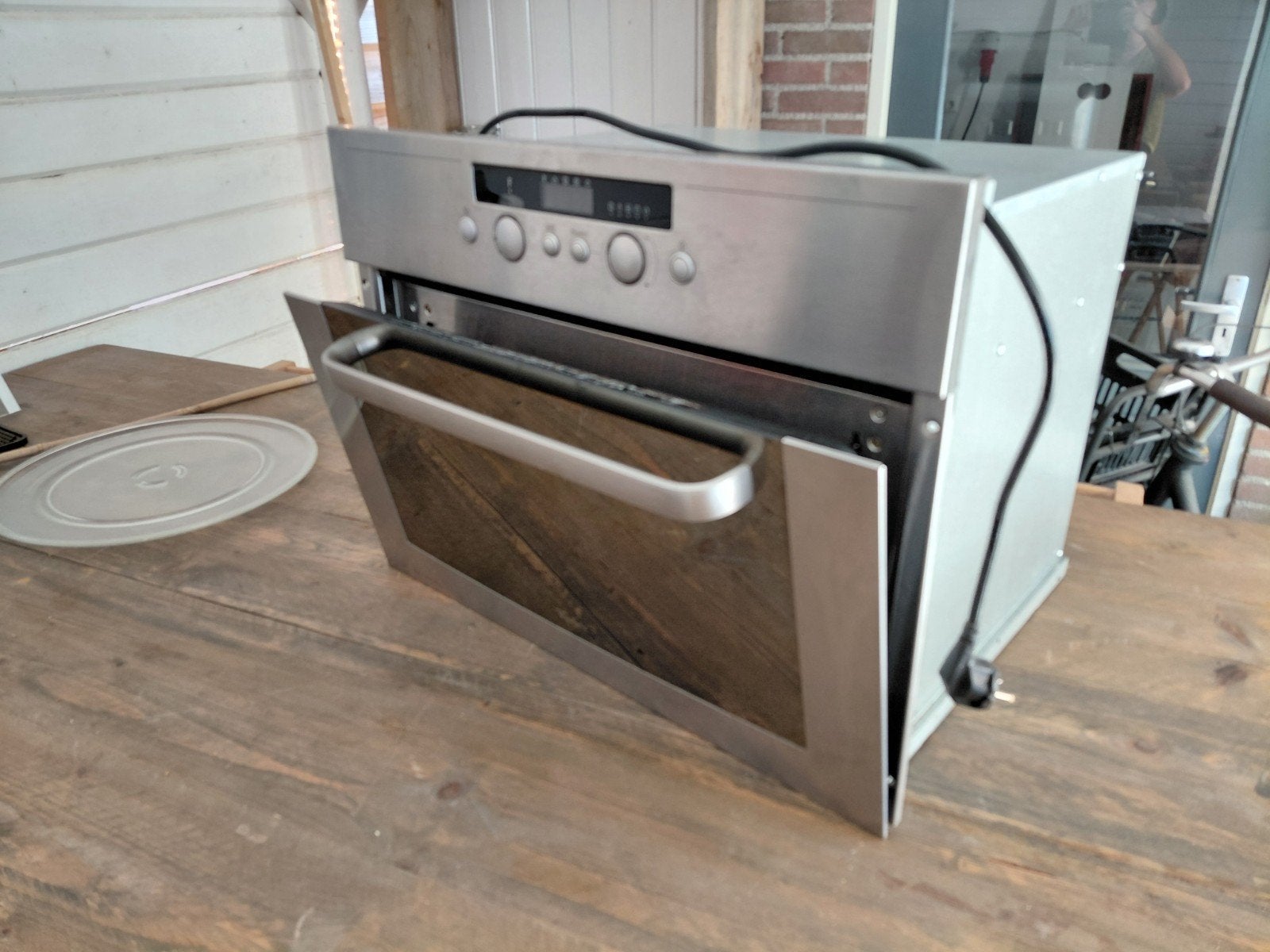 Whirlpool combi magnetron met bakplaat (draaiplateau defect), Ophalen, 45 tot 50 cm, Whirlpool, Gebruikt