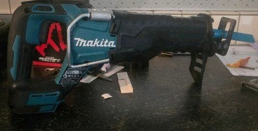 Makita Reciprozaag  djr187- Zo goed als nieuw. weinig gebrui, Ophalen, 70 mm of meer, 600 tot 1200 watt, Zo goed als nieuw