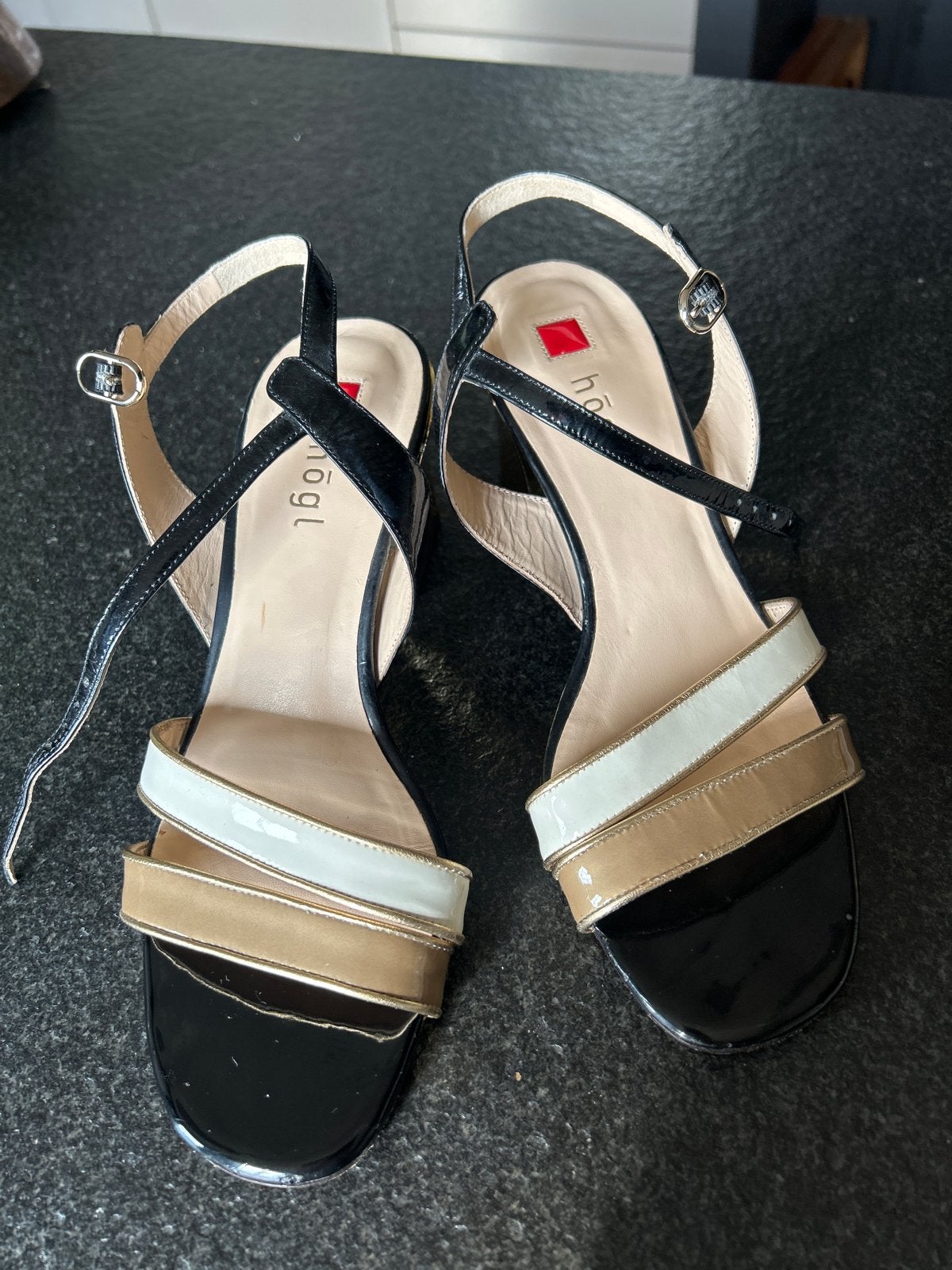 Hogl feestelijke sandalen met blokhak - Zwart, wit, goud, Ophalen of Verzenden, Zo goed als nieuw, Zwart, Sandalen of Muiltjes