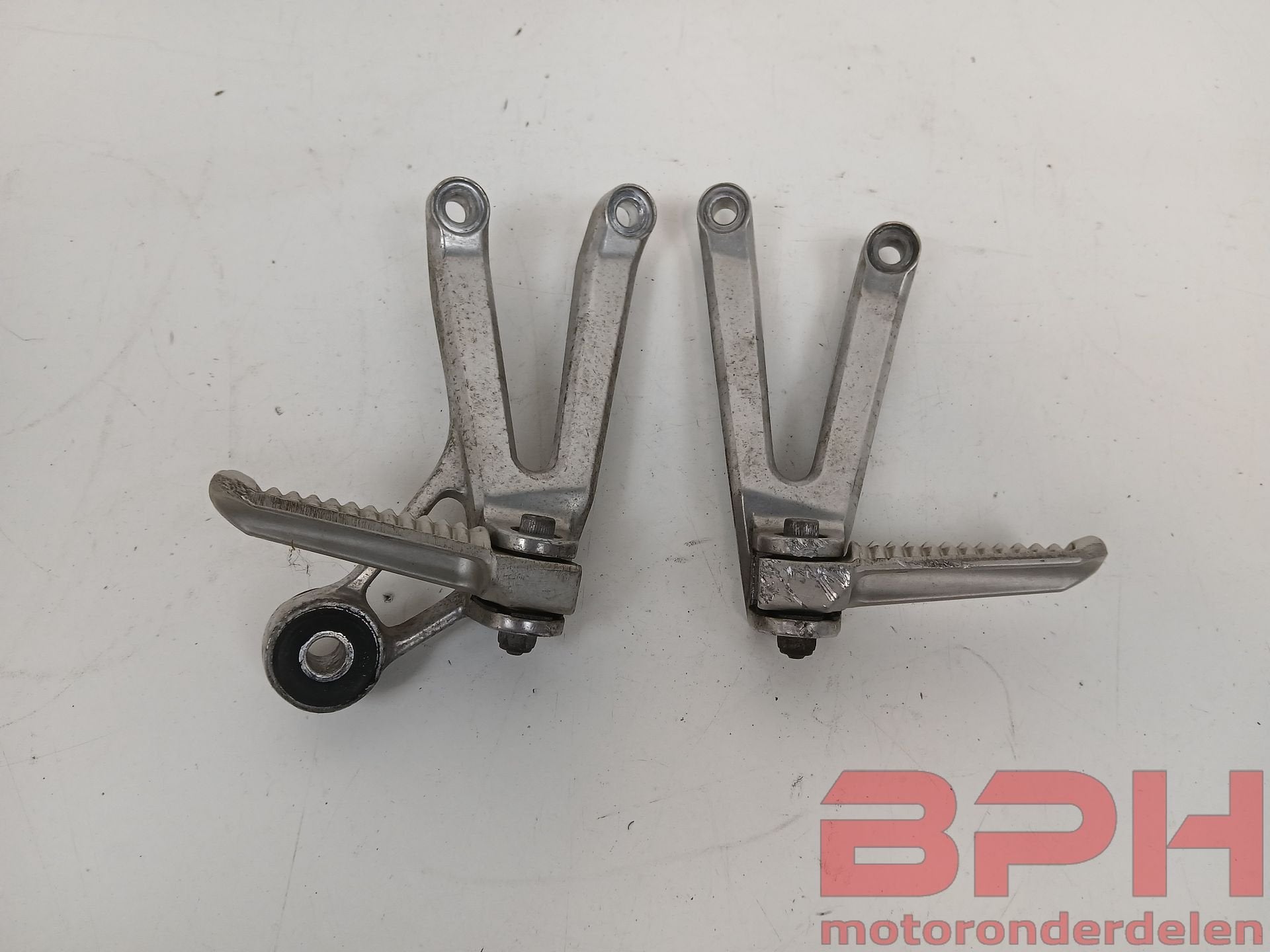Duo voetsteunen Yamaha YZF R1 2002 - 2003 RN09 YZF-R1, Motoren, Onderdelen | Yamaha, Gebruikt, -, -, Ophalen of Verzenden