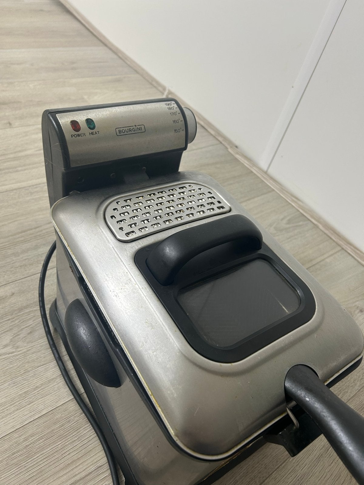 Bourgini Friteuse - Compact en Gebruiksvriendelijk, 3 tot 4 liter, Ophalen of Verzenden, Zo goed als nieuw, Uitneembare binnenpan