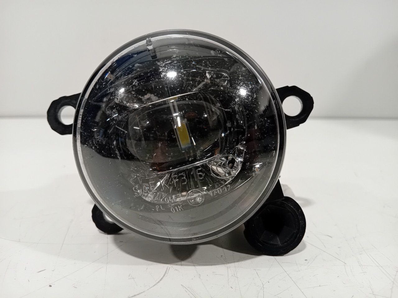 Mistlamp rechts Ford Focus, Auto-onderdelen, Onderdelen@venauto.nl, Van der Ven Autorecycling B.V., Gebruikt, Ettenseweg 76, 4706 PB Roosendaal, The Netherlands