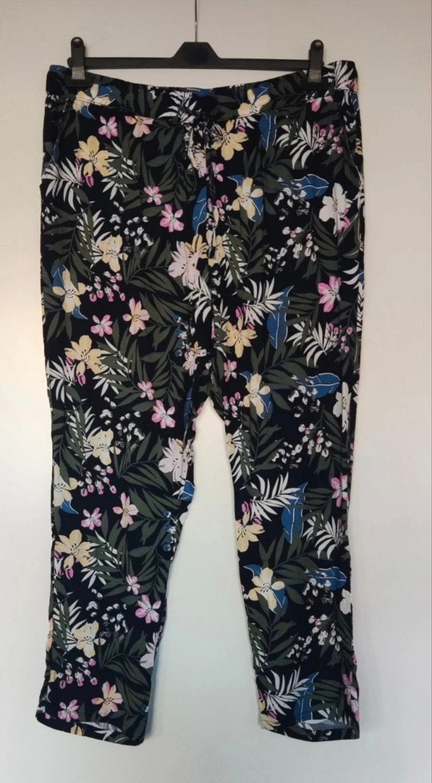 Gebloemde luchtige broek maat 48-50 Nieuw!, Kleding | Dames, Broeken en Pantalons, Up2Fashion, Meerkleurig, Maat 46/48 (XL) of groter