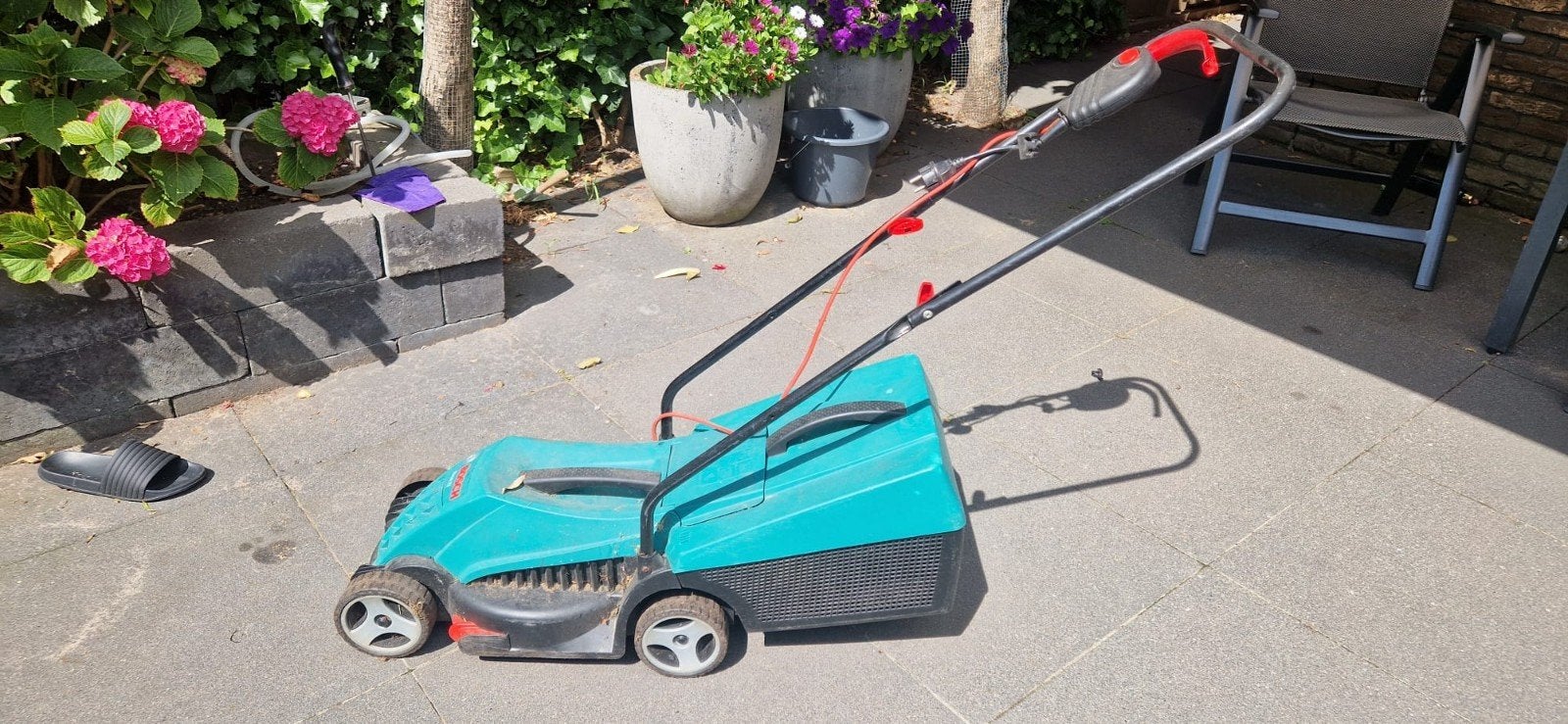 Elektrische grasmaaier Bosch Rotak 32, Tuin en Terras, Grasmaaiers, Cirkelmaaier, Gebruikt, Elektrische grasmaaier, Ophalen of Verzenden