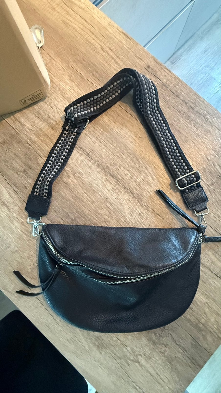 Zwarte crossbody schoudertas met brede verstelbare band, Ophalen, Zo goed als nieuw, Zwart