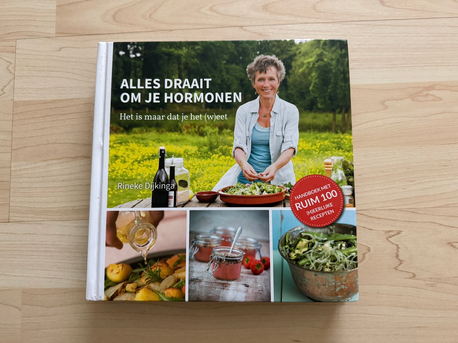 Alles draait om je hormonen Rineke Dijkinga, Ophalen of Verzenden, Zo goed als nieuw