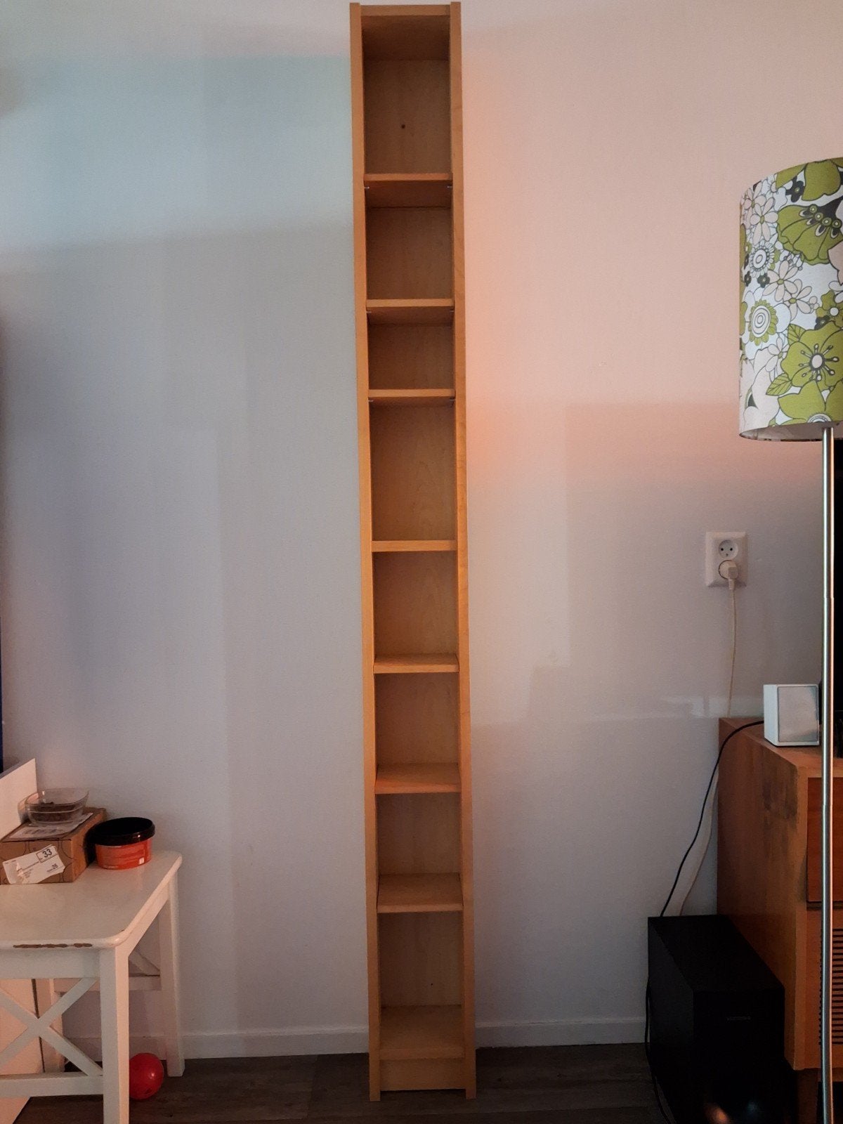 2 x Hoge smalle boekenkast - CD/DVD kast, Met plank(en), Minder dan 50 cm, Gebruikt, 200 cm of meer