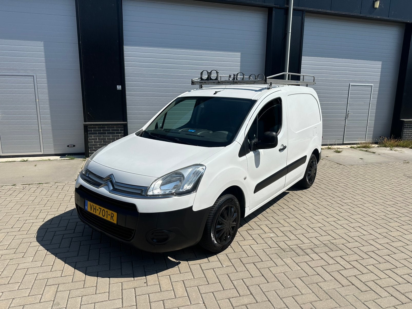 Citroën Berlingo | NAP | CarPlay | Camera | Dealer onderhoud, Auto's, 74 pk, 680 kg, 4 cilinders, Citroën