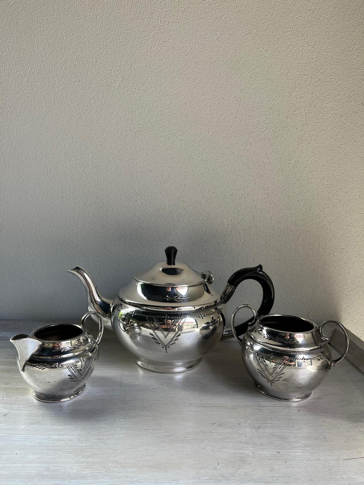 Vintage  Theeservies - Theepot, Melkkan, Suikerpot, Antiek en Kunst, Antiek | Servies compleet, Ophalen of Verzenden