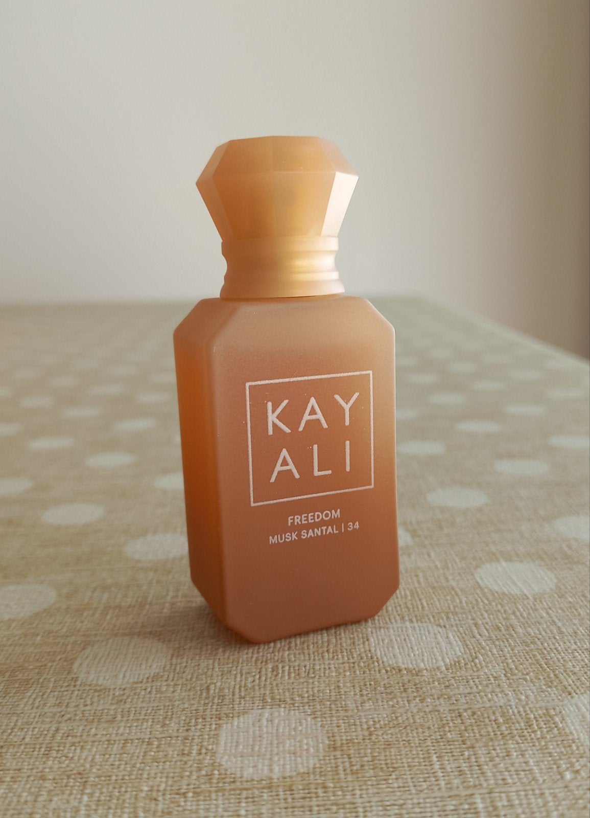 Kayali Musk Santal 34 edp 10ml, Sieraden, Tassen en Uiterlijk, Uiterlijk | Parfum, Verzenden, Zo goed als nieuw