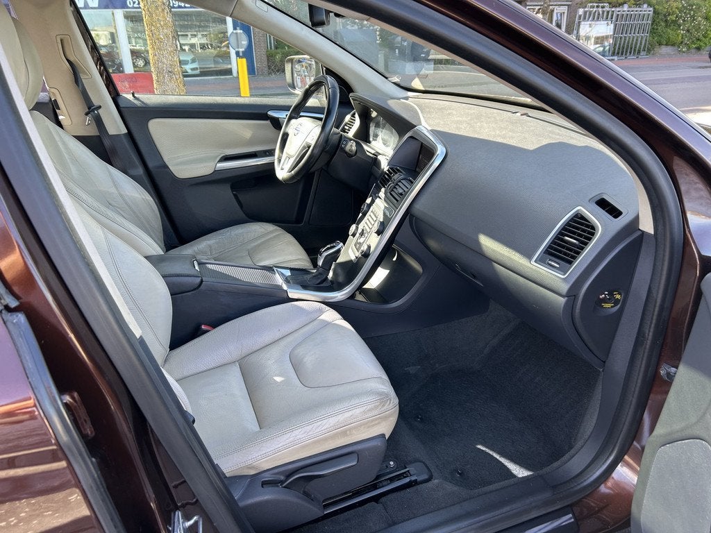 Volvo XC60 2.0 T5 FWD Summum Panodak Leder Airco/ECC APK, 15 km/l, Gebruikt, Bedrijf, XC60