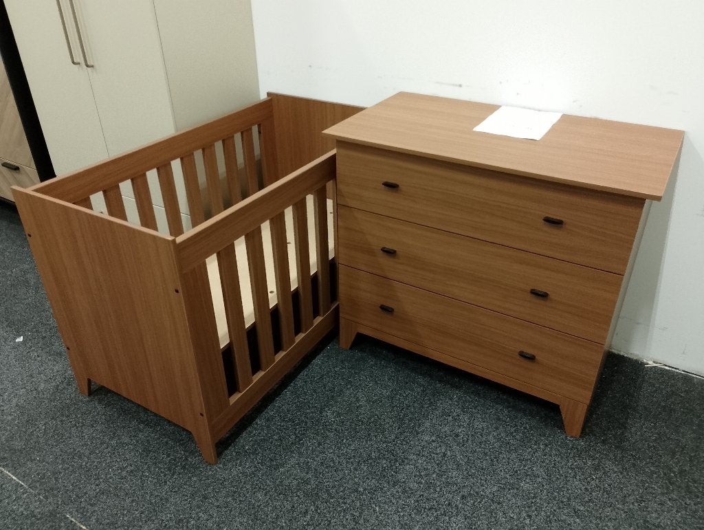 Ledikant en commode, Kinderen en Baby's, Ophalen, Zo goed als nieuw, Jongetje of Meisje