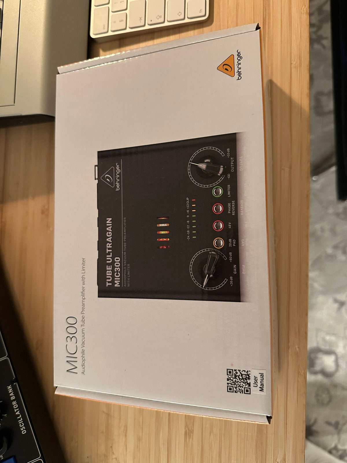 Behringer MIC300 Ultragain Microfoon Voorversterker Nieuw, Ophalen of Verzenden, Nieuw, Studiomicrofoon