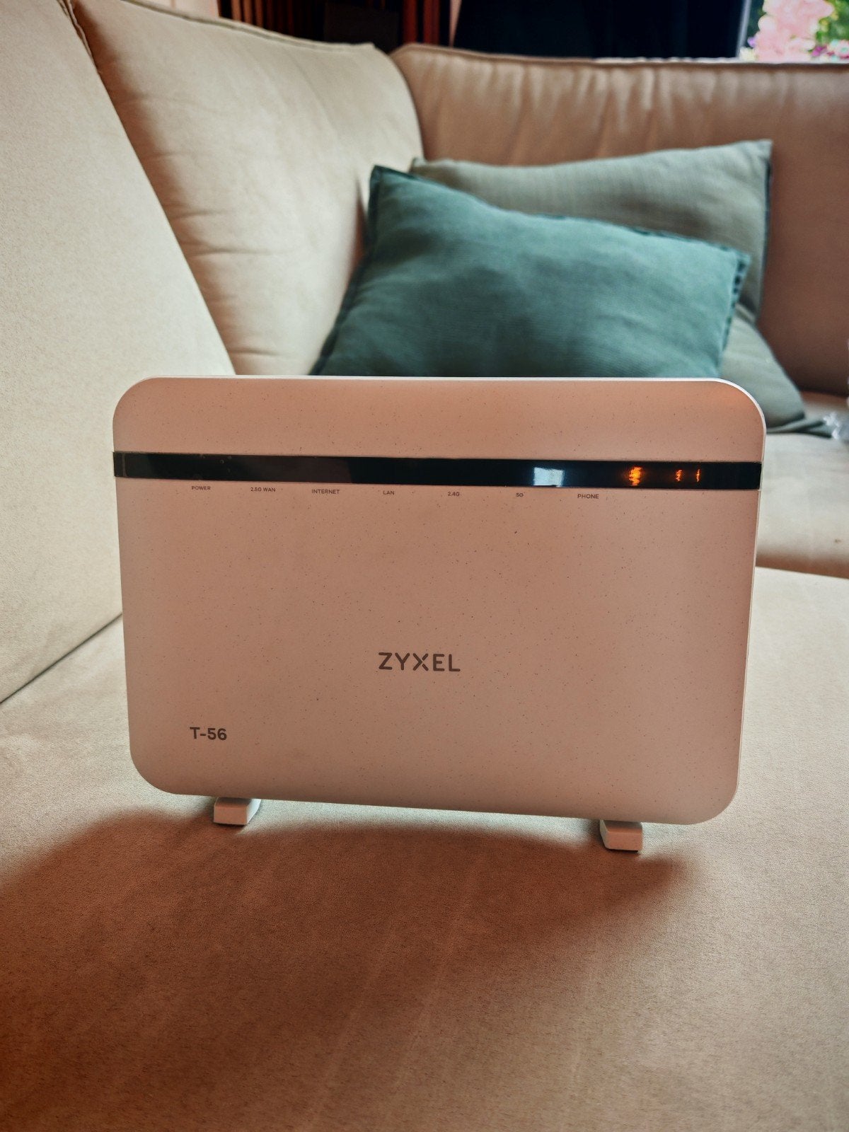 Zyxel T-56 Router - Zo goed als nieuw, Computers en Software, Ophalen of Verzenden, Zo goed als nieuw, Router, Zyxel